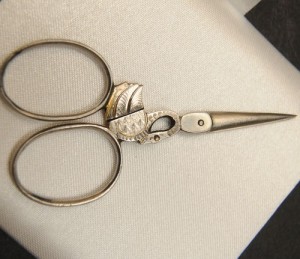 swan scissors